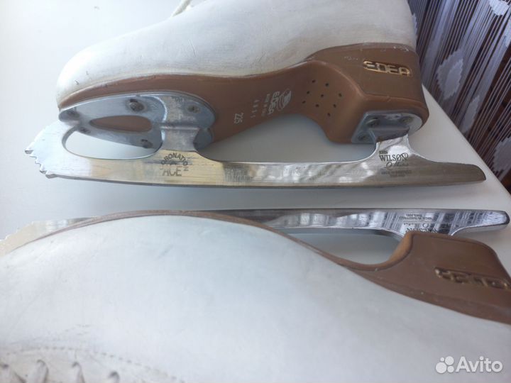 Профессиональные коньки для фигурного катания