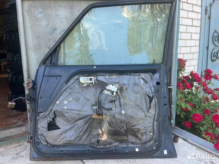 Двери Mitsubishi Pajero2