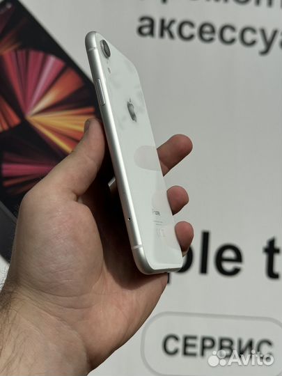 iPhone Xr, 64 ГБ