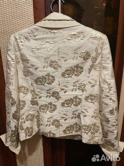 Костюм женский нарядный 46 48