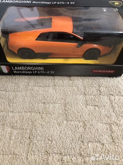 Машина на пульте управления большая