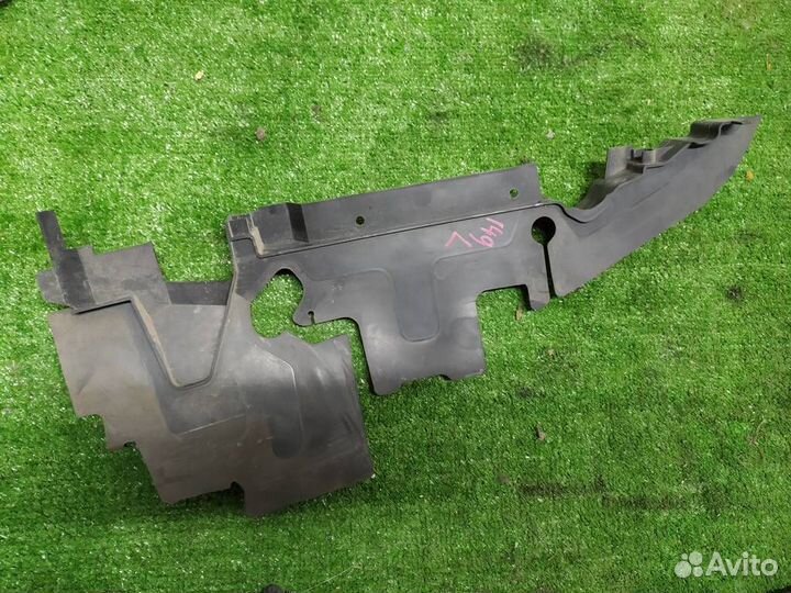 Воздуховод радиатора левый Audi Allroad quattro 2