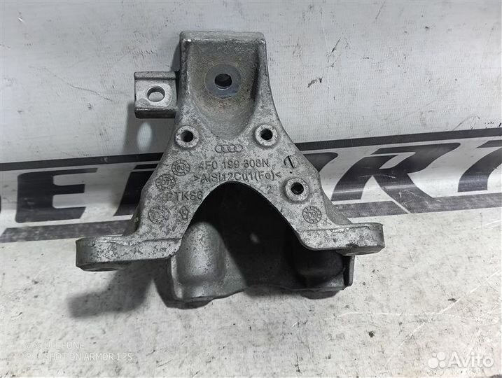 Кронштейн опоры двигателя правый Audi A6 C6 3.0