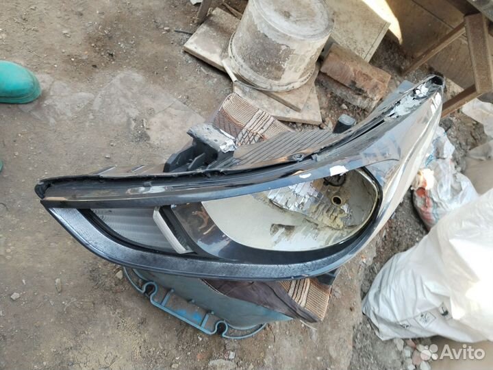 Hyundai solaris.2 фары