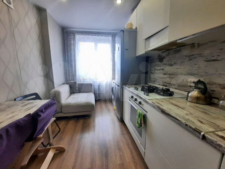 2-к. квартира, 49 м², 9/9 эт.