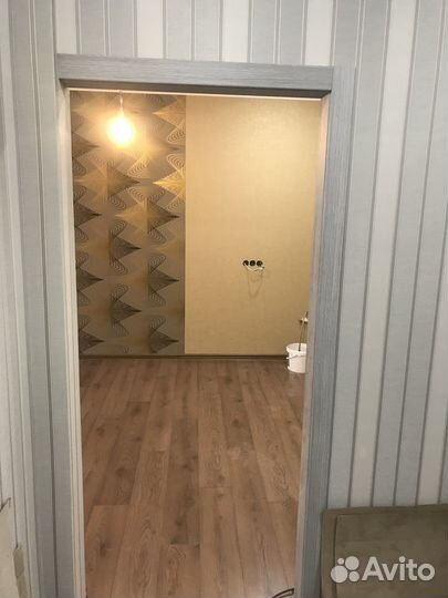 Монтажник межкомнатных дверей