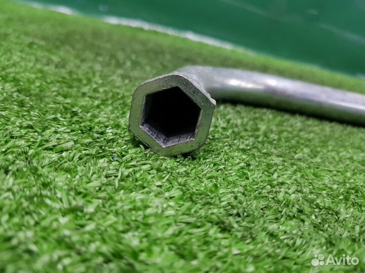 Ключ балонник Audi A5 8T cdnc 2011