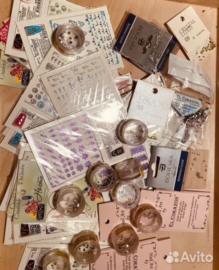 Материалы для дизайна ногтей пакетом