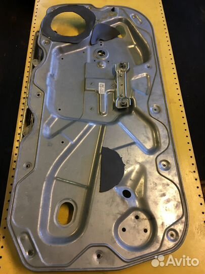 Панель двери левой стеклоподъемник Focus 2 3дв