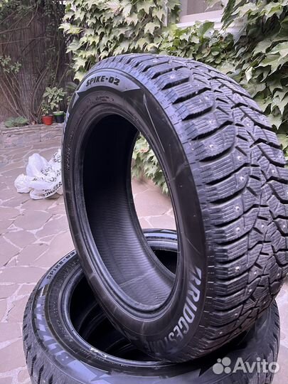 Bridgestone Blizzak Spike-02 215/55 R17 98T