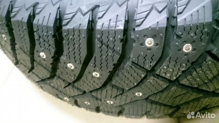 Nitto Therma Spike 225/45 R17 91T