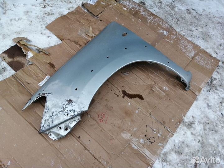 Крыло переднее левое Toyota Hilux 2010