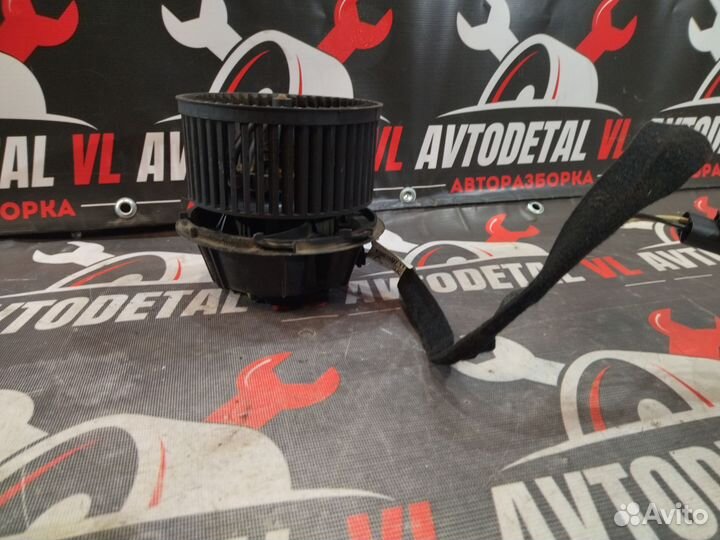 Моторчик печки Renault Sandero 1