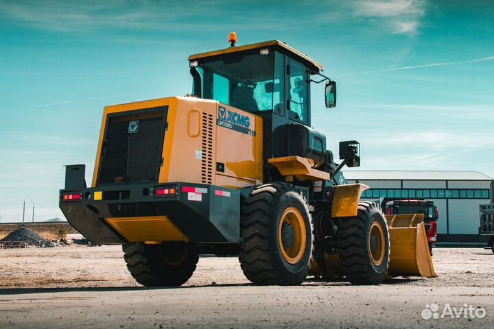 Фронтальный погрузчик XCMG LW330RU, 2023