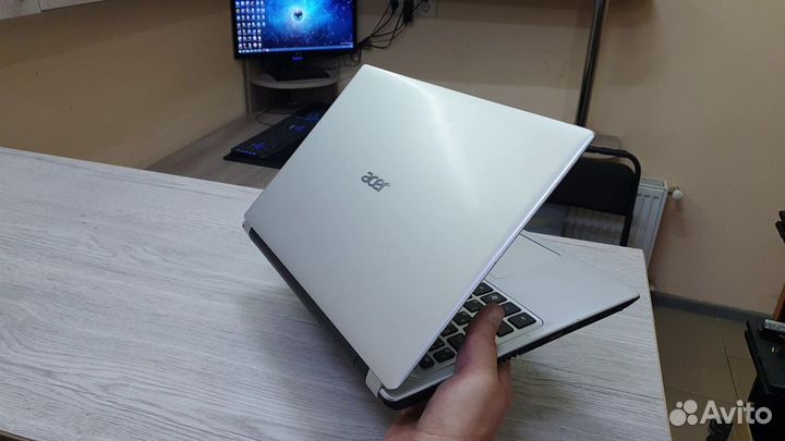 Ноутбук Acer Aspire v5 (хорошее состояние )