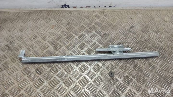 Направляющая стекла двери Man Tgl