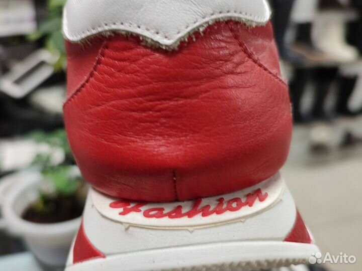 Кроссовки женские 38 размер новые