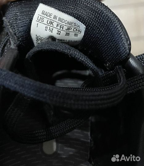 Футбольные бутсы adidas