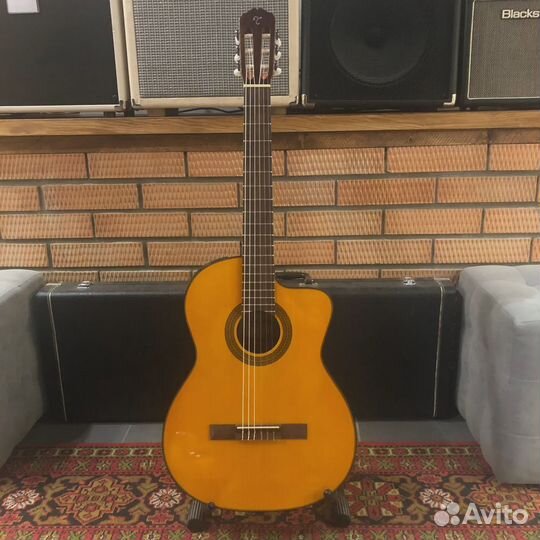 Классическая гитара с подключением Takamine GC1CE