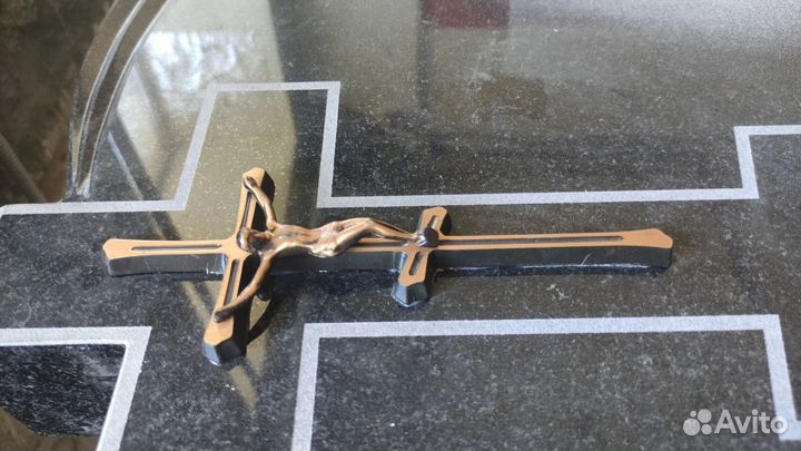 Памятники долговечные из гранита антидождь