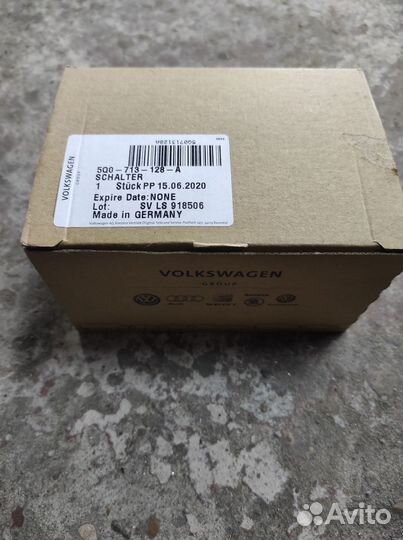 Продам VAG 5Q0713128A Микровыключатель (В наличии)