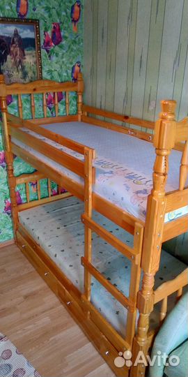 Двухъярусная кровать