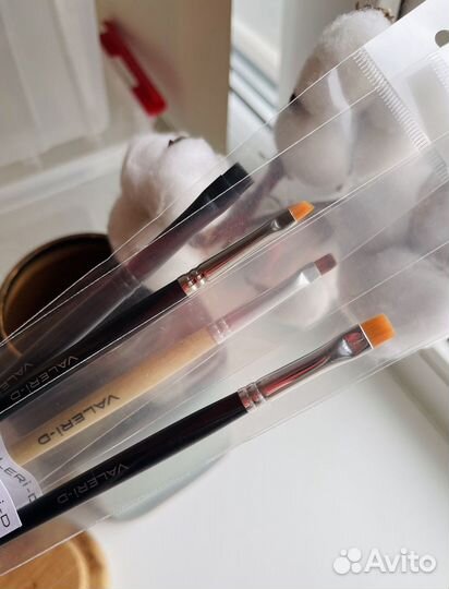 Кисти для бровей