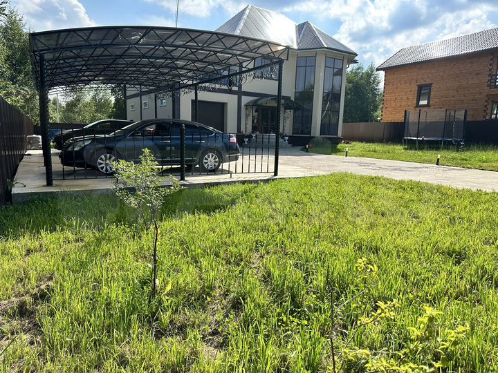 Дом 274 м² на участке 11 сот.