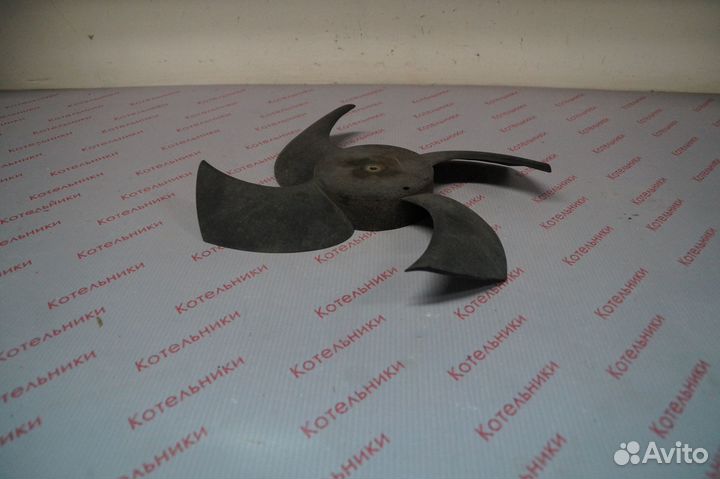 Nissan 21481-AV700 Крыльчатка вентилятора