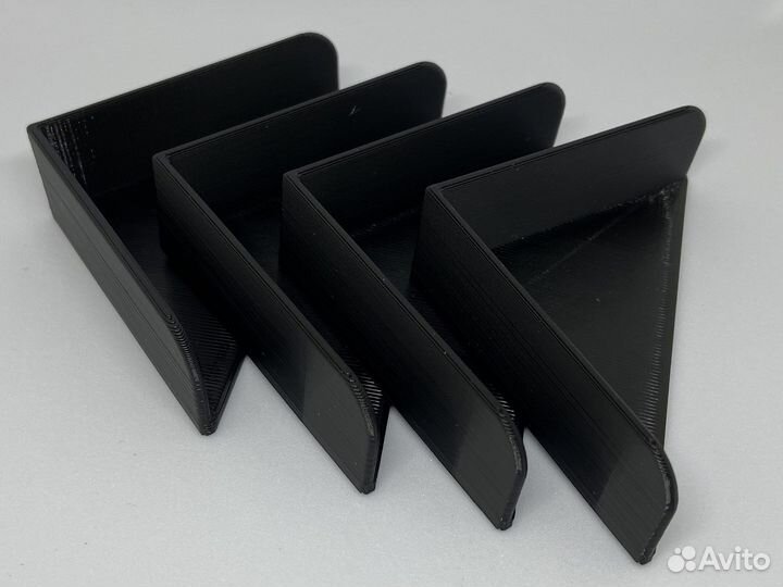 Уголки-подставки пластиковые