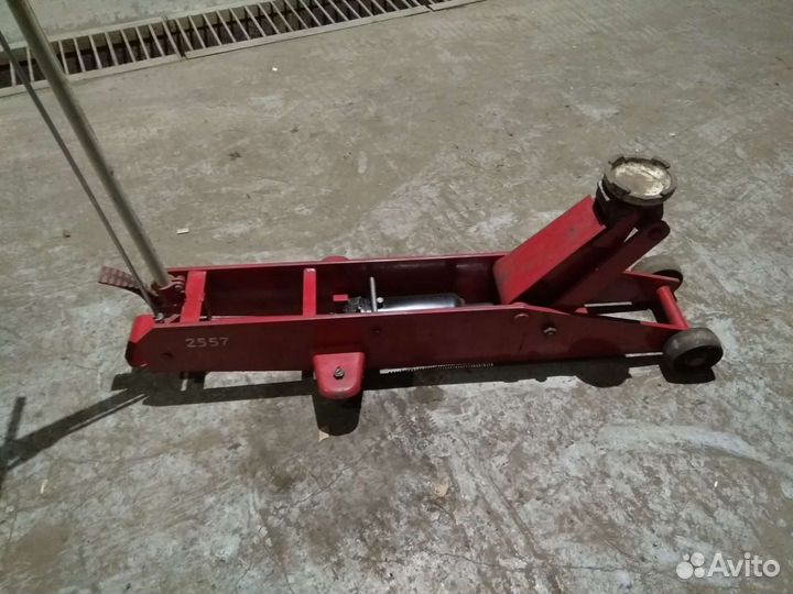 Домкрат гидравлический подкатной 20 тонн