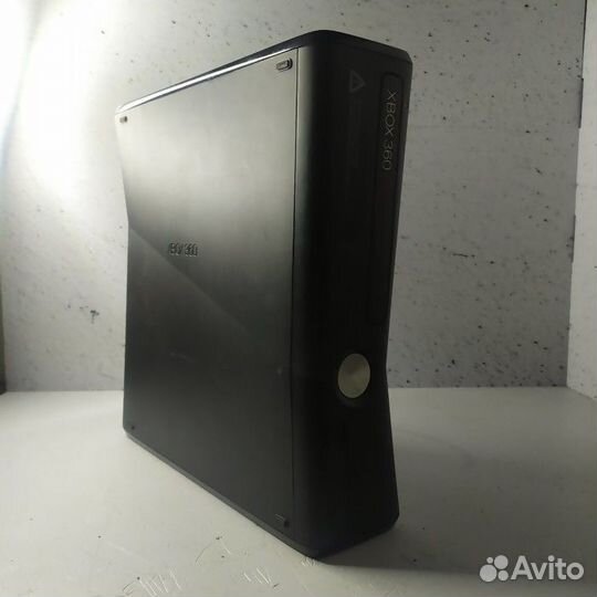 Игровая приставка Microsoft Xbox 360 S 250 гб