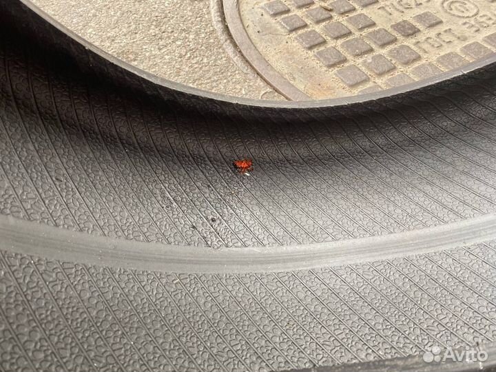 Triangle Sports TH201 215/40 R18