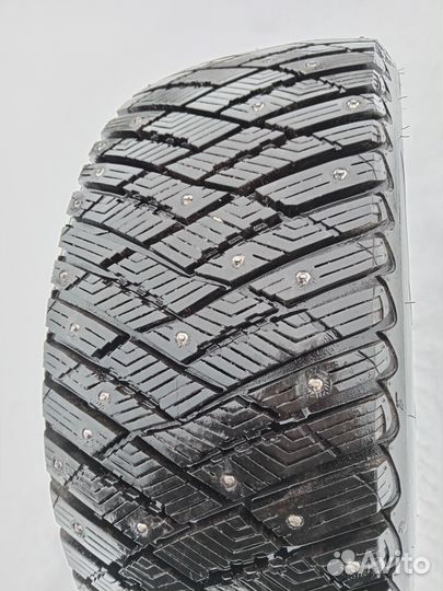 Goodyear Ultragrip Ice Arctic 235/45 R17 97T