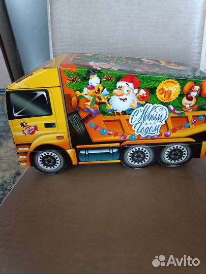 Картонная машинка под подарок