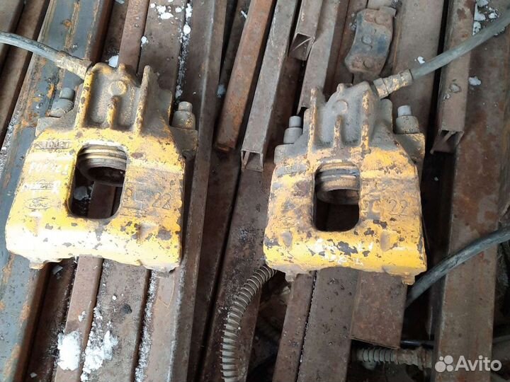 Ford Focus 1 суппорт передний