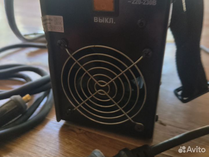 Сварочный аппарат инверторный Ресанта 220а