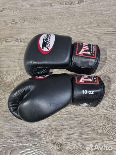 Боксерские перчатки Twins