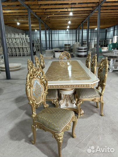 Кухонный стол и стулья