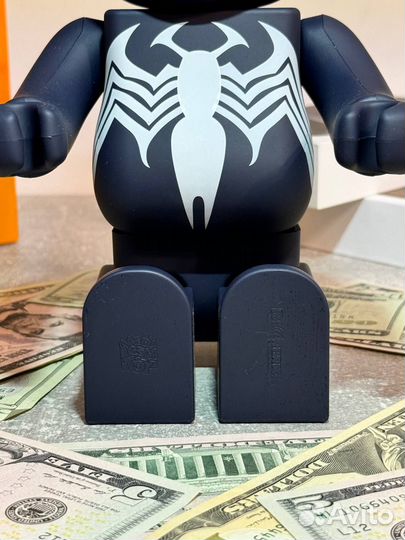 Мишка Bearbrick, 