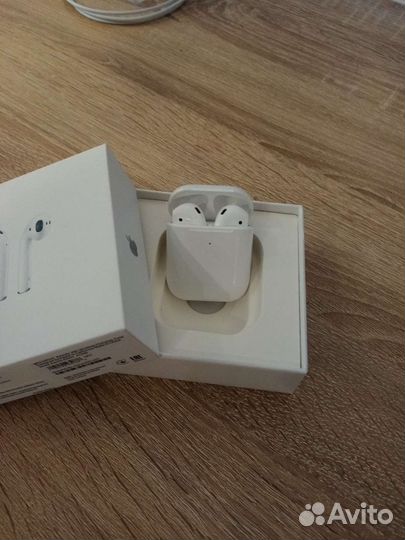 Apple airpods 2