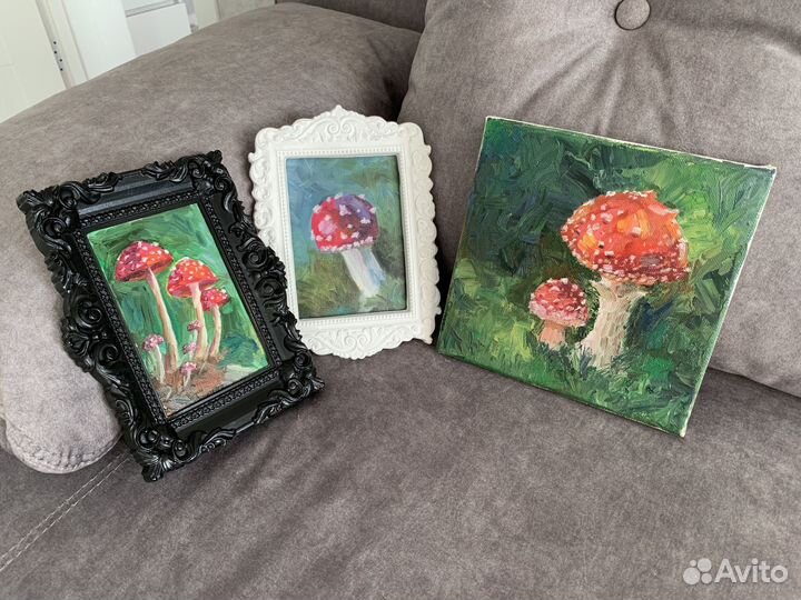Картина маслом, грибы мухоморы, в рамке 17х21