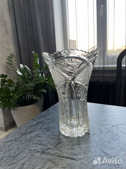 Хрустальная ваза