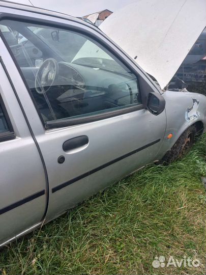 Дверь правая передняя на ford Fiesta mk4