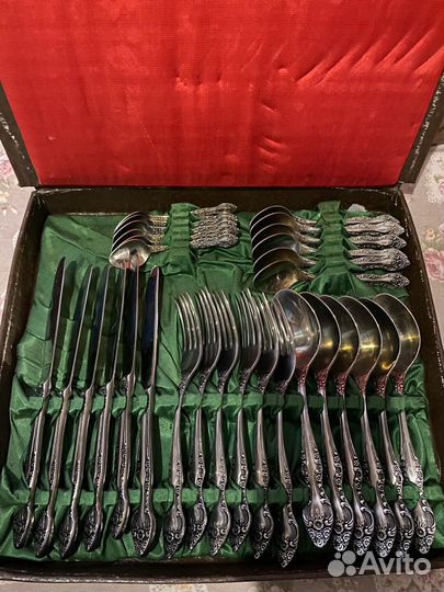 Столовый набор ложки и вилки