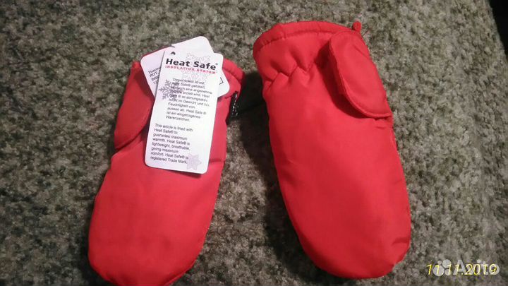 Варежки новые, размер 1