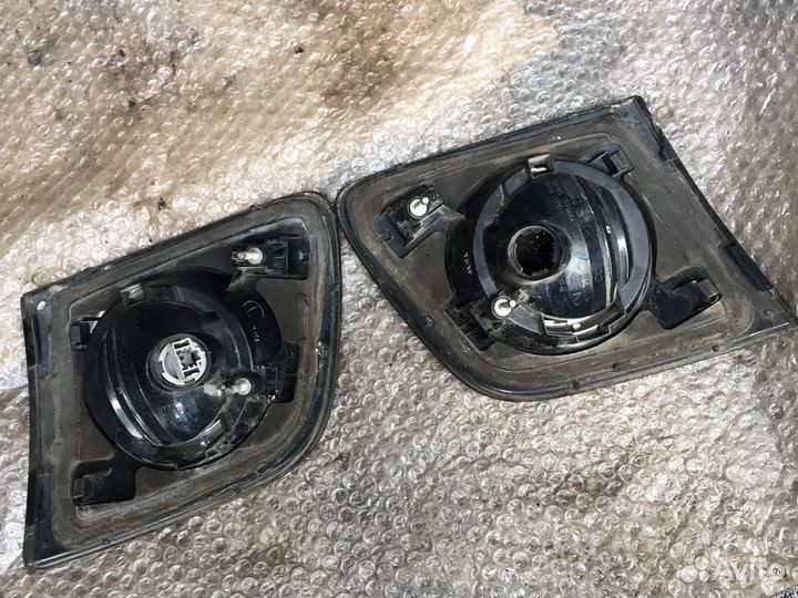 Фонарь задний внутренний Mazda 3