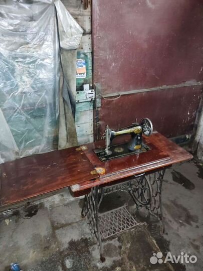 Швейная машина Singer