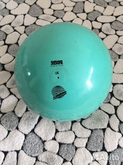 Мяч и другие предметы для худ гимнастики