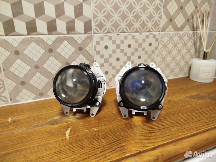 Продам линзы для Тойота Авенсис 2007 года